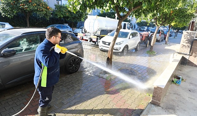 Efes Selçuk sokaklarında temizlik harekâtı