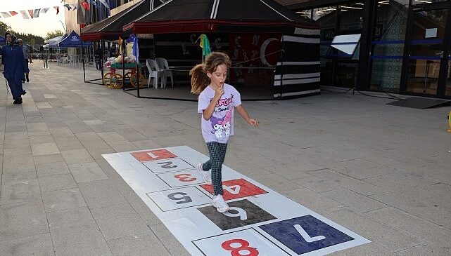 Oyun, atölye ve neşe bir arada