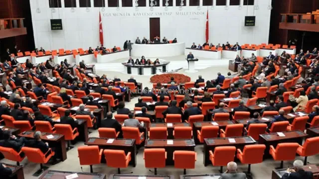 Fahiş Site Aidatlarına Yeni Düzenleme Resmen Yasalaştı: Keyfi Zam Dönemi Sona Eriyor