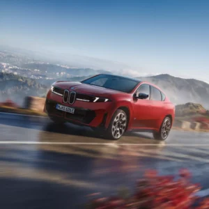 BMW iX4 Elektrikli Coupe-SUV Modelini Tanıttı